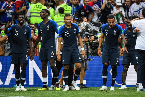 过另一艘中 过另一艘中