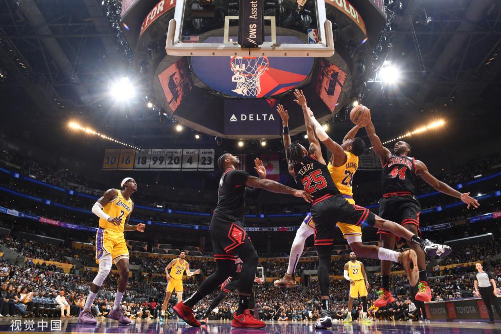 占据主动 占据主动